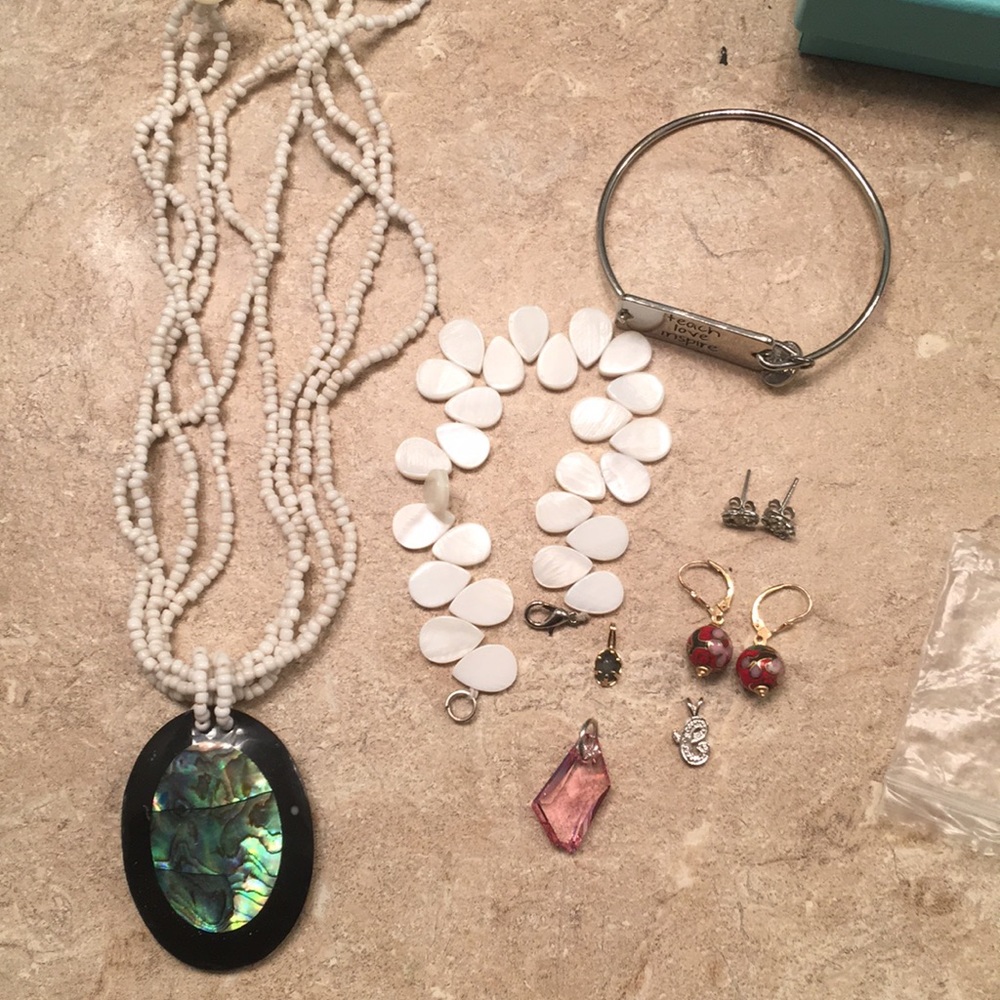 Lot of jewelry